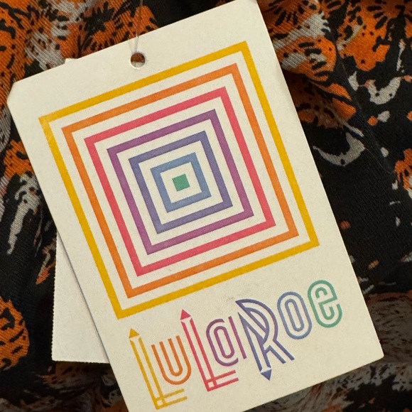 LuLaRoe‎ Classic T - Picture 7 of 9